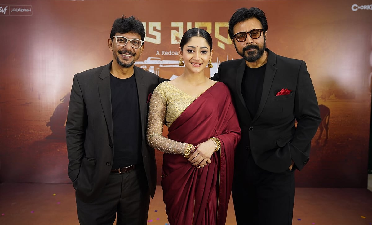 ‘দম’ সিনেমার মহরতে চঞ্চল চৌধুরী পূজা চেরী ও আফরান নিশো