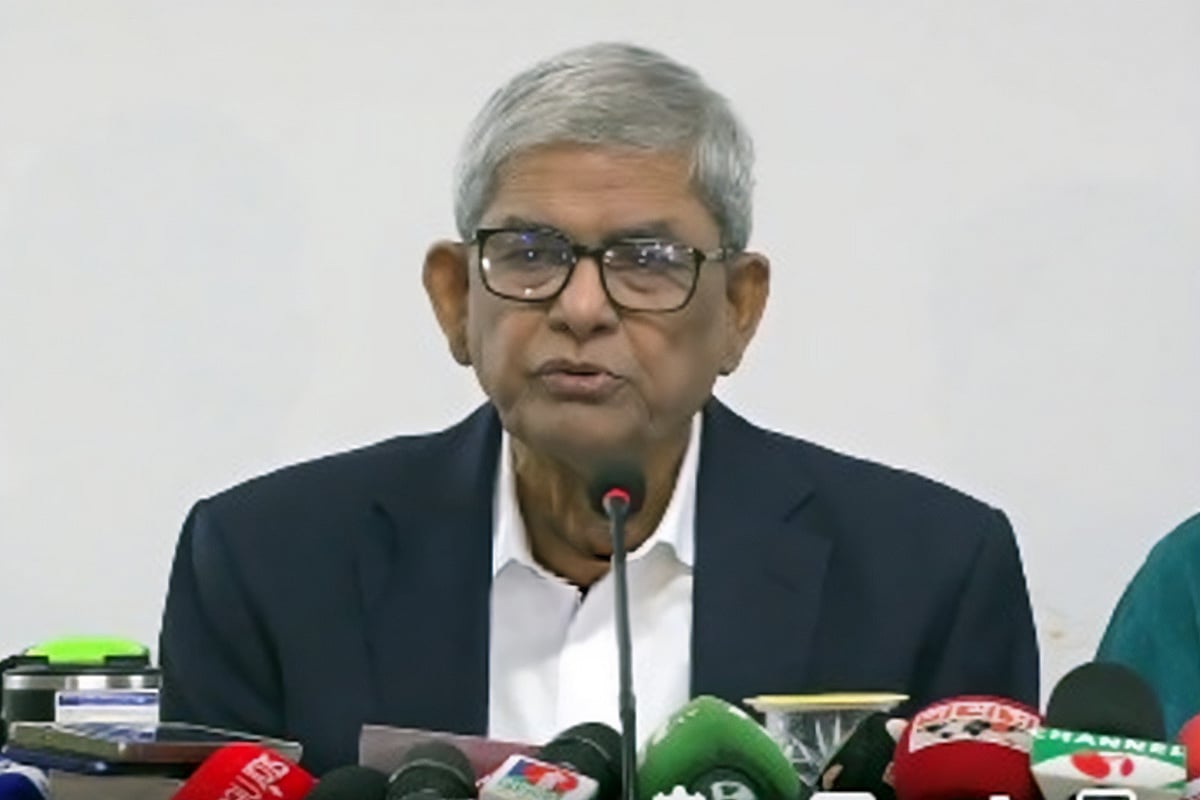 সংবাদ সম্মেলনে বিএনপির মহাসচিব মির্জা ফখরুল ইসলাম আলমগীর