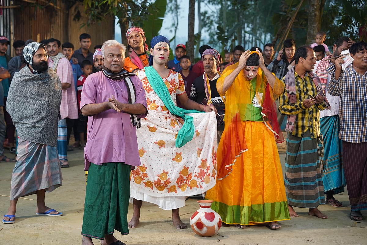 ‘বেহুলা দরদী’ ছবির একটি দৃশ্য