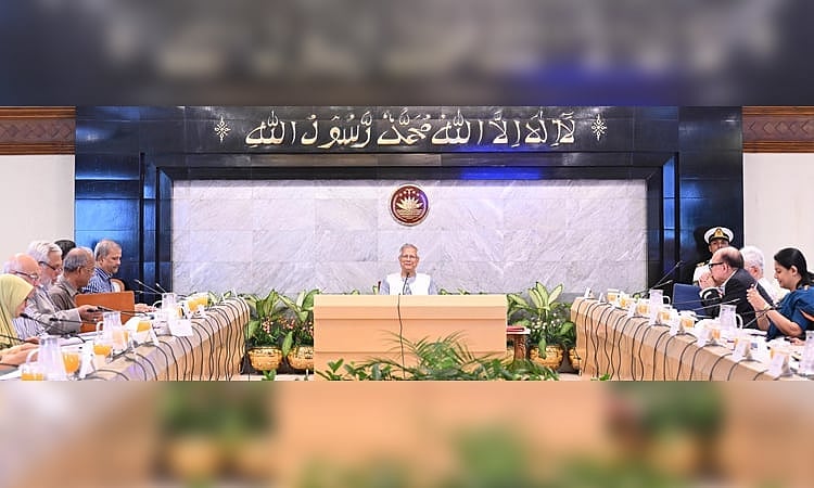 প্রধান উপদেষ্টা অধ্যাপক ড. মুহাম্মদ ইউনূস বৃহস্পতিবার তাঁর কার্যালয়ে উপদেষ্টা পরিষদের বৈঠকে সভাপতিত্ব করেন।