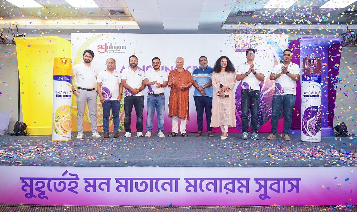 অ্যাঞ্জেলিক ফ্রেশ এয়ার ফ্রেশনারের নতুন দুটি ভেরিয়েন্ট বাজারে এনেছে এসসি জনসন প্রাইভেট লিমিটেড। সম্প্রতি ঢাকায় এক অনুষ্ঠানের মাধ্যমে নতুন দুটি ভেরিয়েন্টের বাজারজাত কার্যক্রমের আনুষ্ঠানিক উদ্বোধন করা হয়।