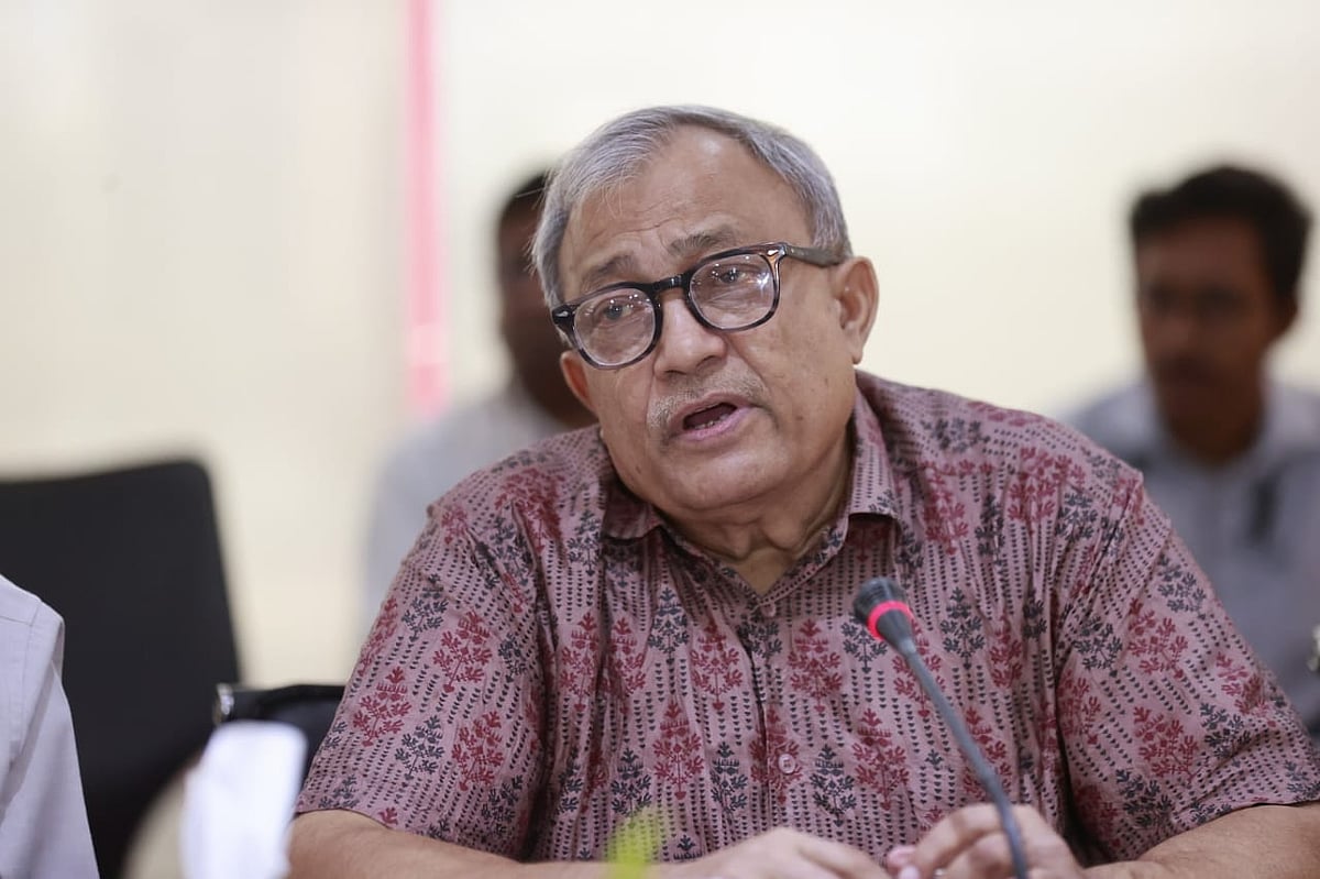 ‘বাংলাদেশ পুলিশের সংস্কার: চ্যালেঞ্জ ও করণীয়’ শীর্ষক গোলটেবিল বৈঠকে মো. নূর খান