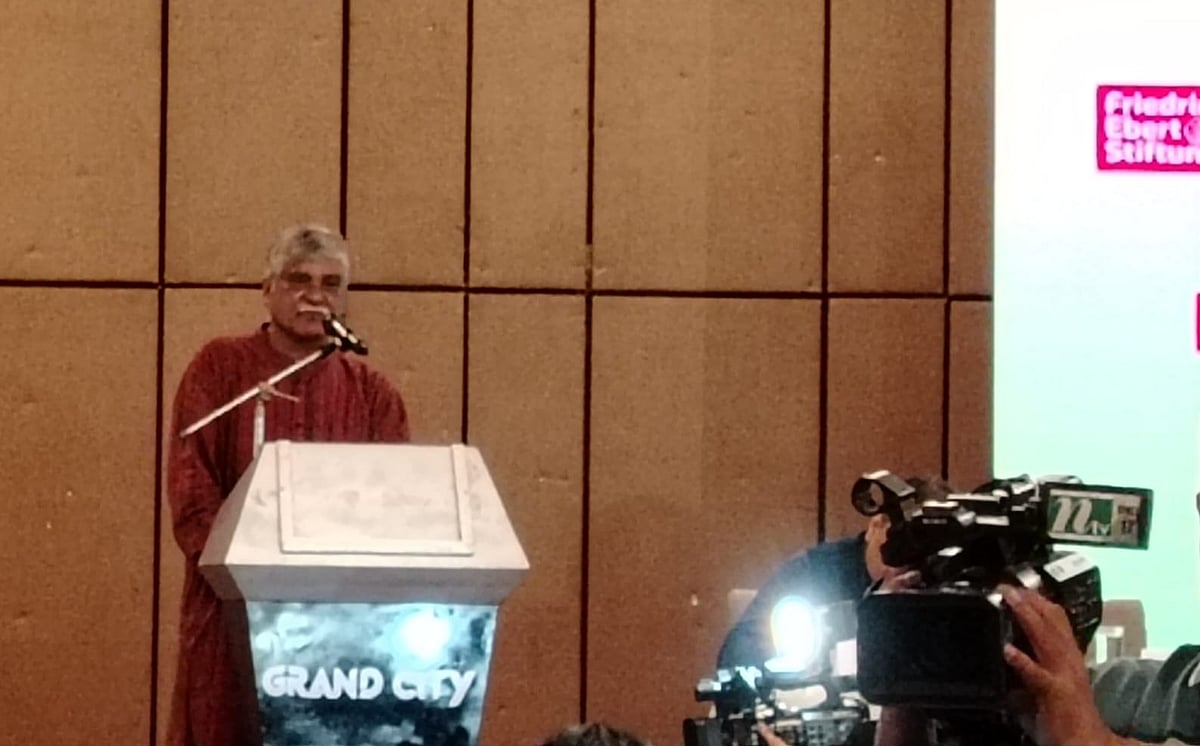 সিপিবি সভাপতি সাজ্জাদ জহির চন্দন। আজ শনিবার রাজধানীর একটি হোটেলে ‘পলিটিকস ল্যাব: পাবলিক ডায়ালগ’ শীর্ষক সংলাপে