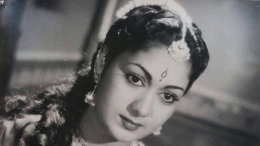 সাবিত্রী। আইএমডিবি