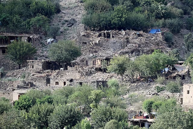 গত সেপ্টেম্বরে আফগানিস্তানের কুনার ও নানগারহার প্রদেশে ভয়াবহ ভূমিকম্পে লন্ডভন্ড একটি গ্রাম