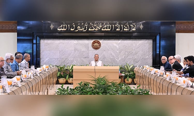 রাজধানীর তেজগাঁওয়ে প্রধান উপদেষ্টার কার্যালয়ে আজ সোমবার উপদেষ্টা পরিষদের জরুরি সভা হয়