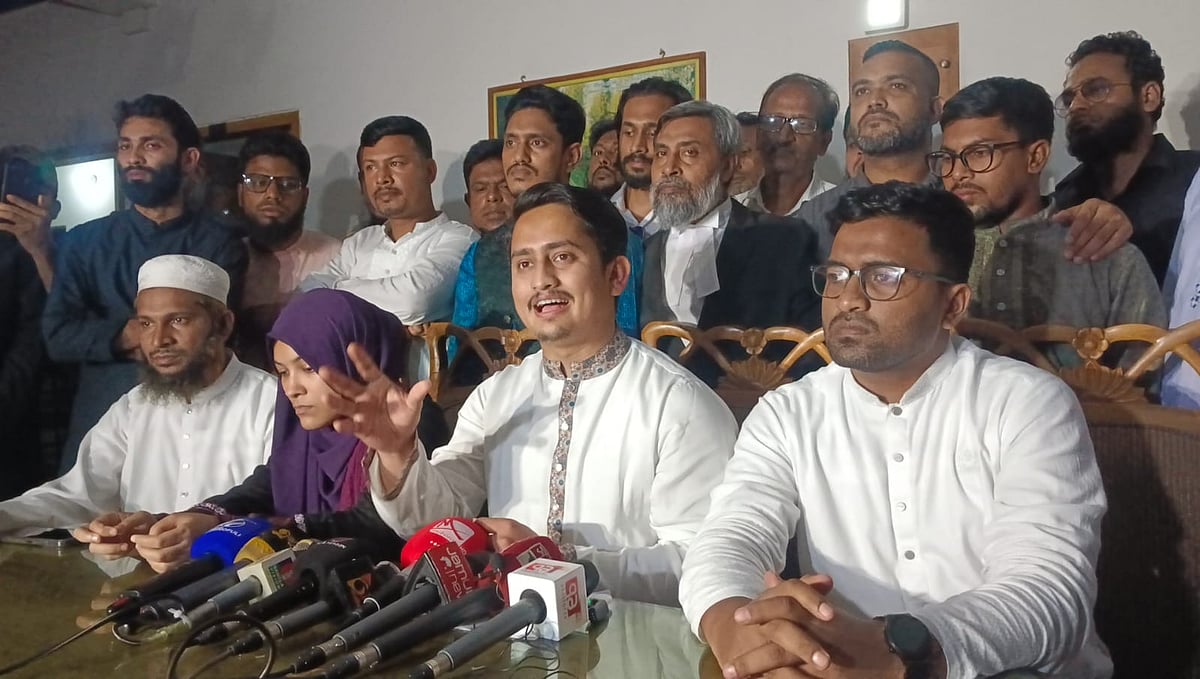 ময়মনসিংহে সংবাদ সম্মেলনে বক্তব্য দেন জাতীয় নাগরিক পার্টি (এনসিপি) উত্তরাঞ্চলের মুখ্য সংগঠক সারজিস আলম। আজ সন্ধ্যায় নগরের একটি হোটেলে