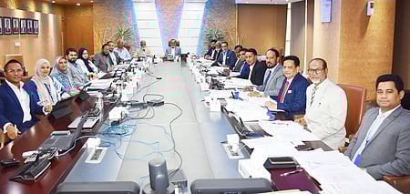 এনসিসি ব্যাংকের পরিচালনা পর্ষদের সভায় সভাপতিত্ব করেন ব্যাংকের চেয়ারম্যান মো. নূরুন নেওয়াজ। সম্প্রতি ব্যাংকের প্রধান কার্যালয়ের সভাকক্ষে