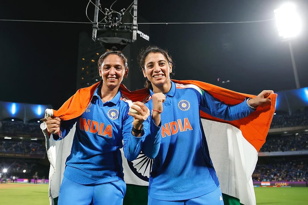 সকালে নেতৃত্ব ছাড়লেন হারমানপ্রীত, রাতে অধিনায়ক হলেন স্মৃতি