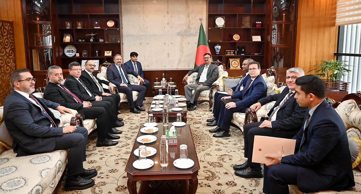 পররাষ্ট্র উপদেষ্টা মো. তৌহিদ হোসেনের সঙ্গে সৌজন্য সাক্ষাৎ করেছে বাংলাদেশ সফররত তুরস্কের সংসদীয় প্রতিনিধিদল
