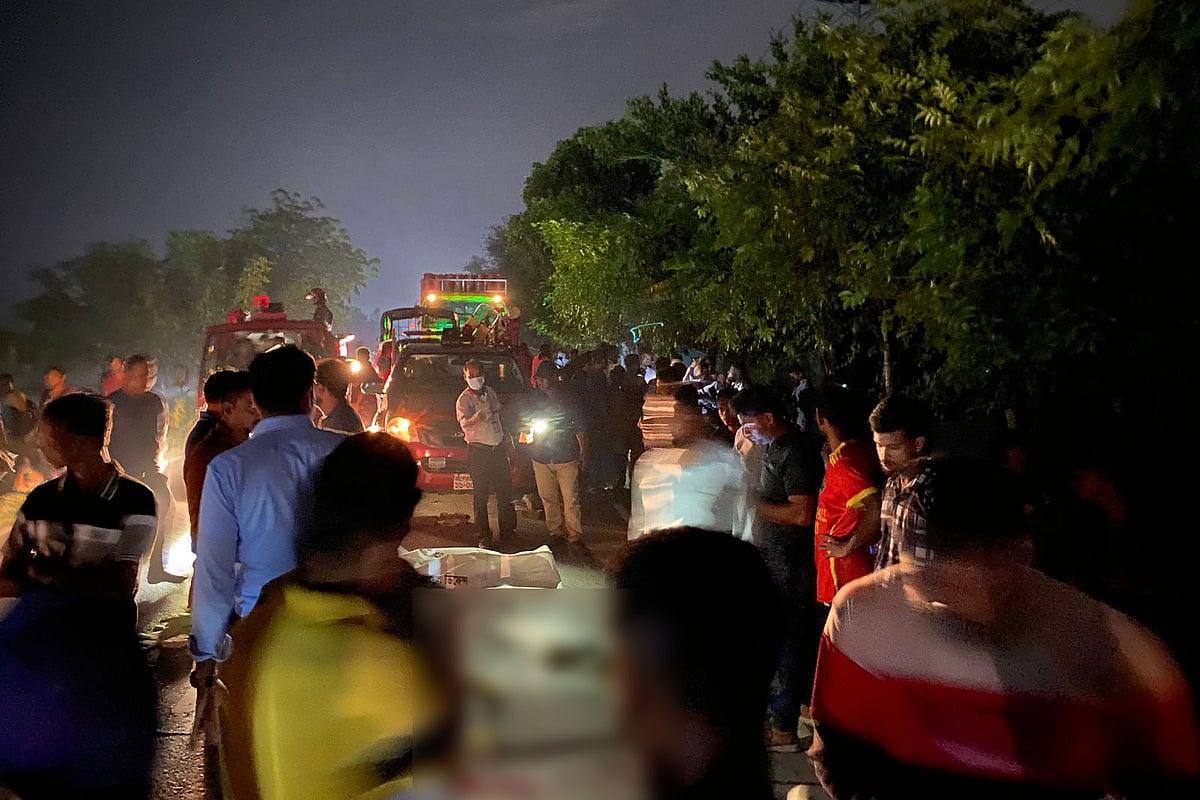 বাগেরহাটের রামপালে গাড়ির ধাক্কায় ৩ মোটরসাইকেল আরোহী নিহত হয়েছেন