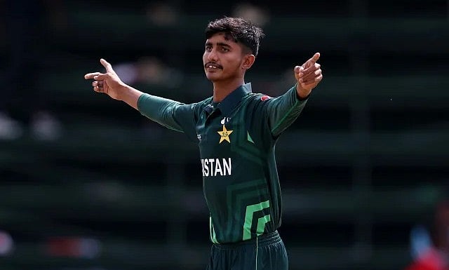 ১৭ বছর বয়সী ফাস্ট বোলার আলী রাজা