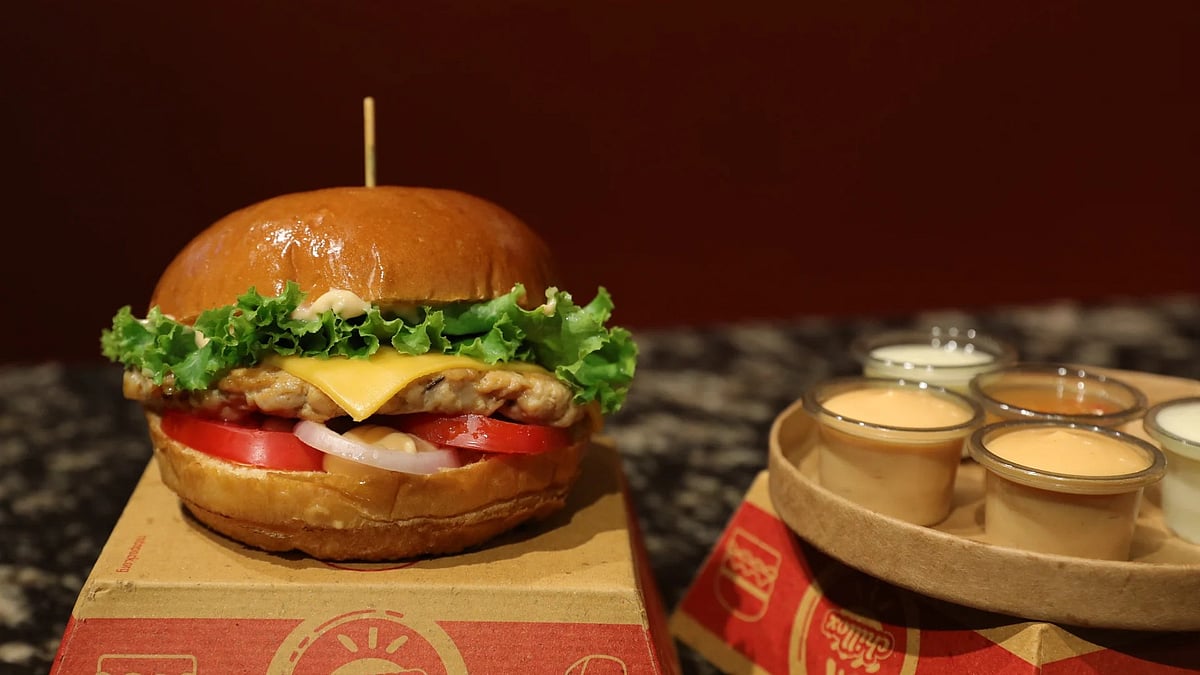 বাংলাদেশে বার্গারের জন্য জনপ্রিয় যে কয়টি রেস্তোরাঁ, তার মধ্যে শুরুর দিকে থাকবে চিলক্সের নাম