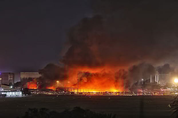 গত ১৮ অক্টোবর শাহজালাল বিমানবন্দরের কার্গো ভিলেজে আগুন লাগে