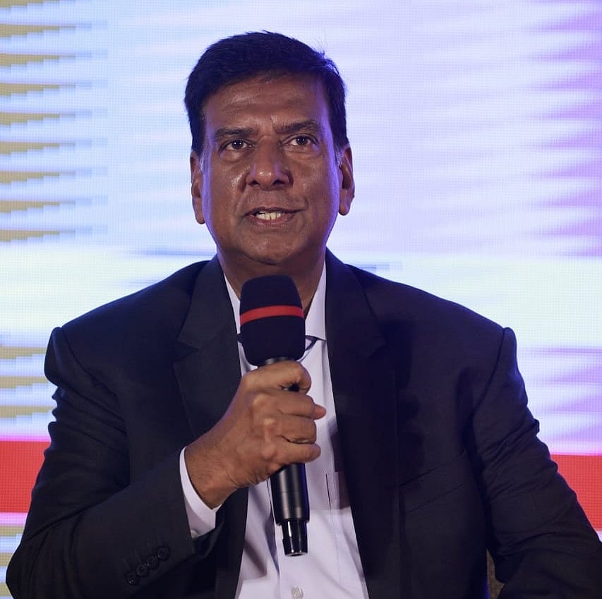 এমআই সিমেন্ট ফ্যাক্টরি লিমিটেডের (ক্রাউন সিমেন্ট) ভাইস চেয়ারম্যান মো. আলমগীর কবির