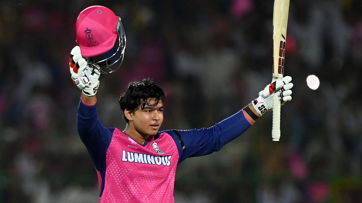 ১৪ বছর বয়সে আইপিএলে সেঞ্চুরি করে সবাইকে তাক লাগিয়ে দিয়েছিলেন বৈভব সূর্যবংশী