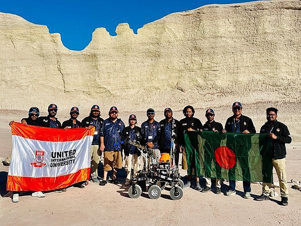 মঙ্গল গ্রহের উপযোগী রোবট তৈরি করে ইউআইইউ মার্স রোভার টিম