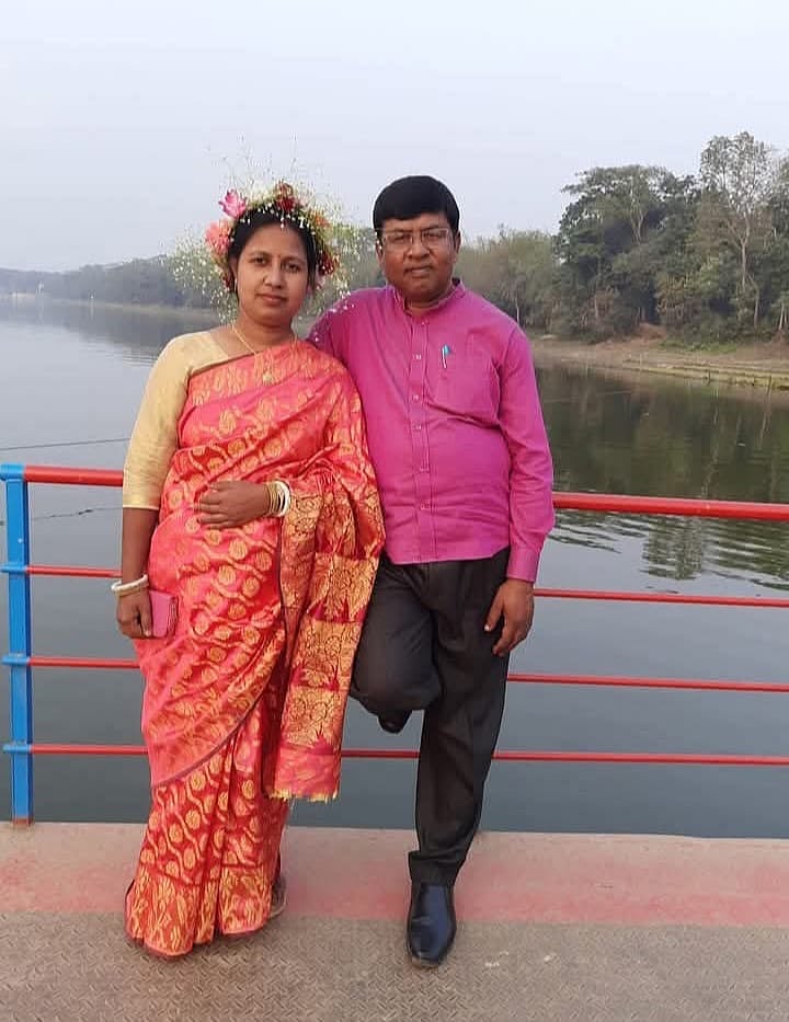 রণজিত কুমার দাস ও তাঁর স্ত্রী পাপিয়া দাস