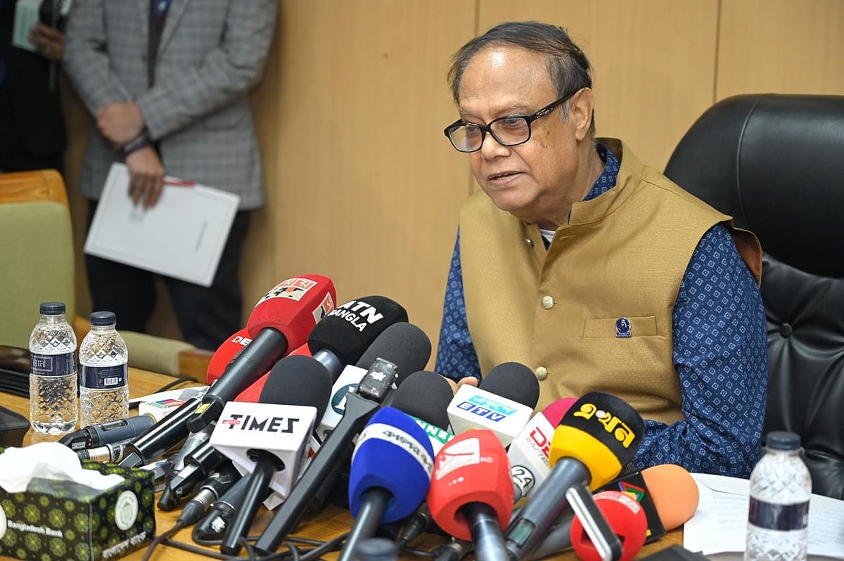 আজ সংবাদ সম্মেলনে বক্তব্য রাখছেন বাংলাদেশ ব্যাংক গভর্নর আহসান এইচ মনসুর