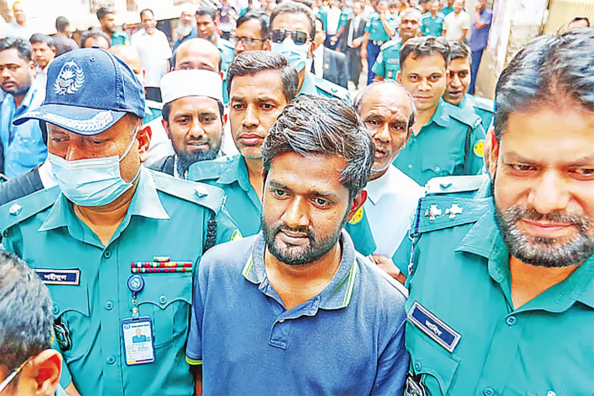 হাসিনার আমলে ডিজিটাল নিরাপত্তা আইনের মামলায় প্রথম আলোর সাংবাদিককে জেল খাটতে হয়েছে