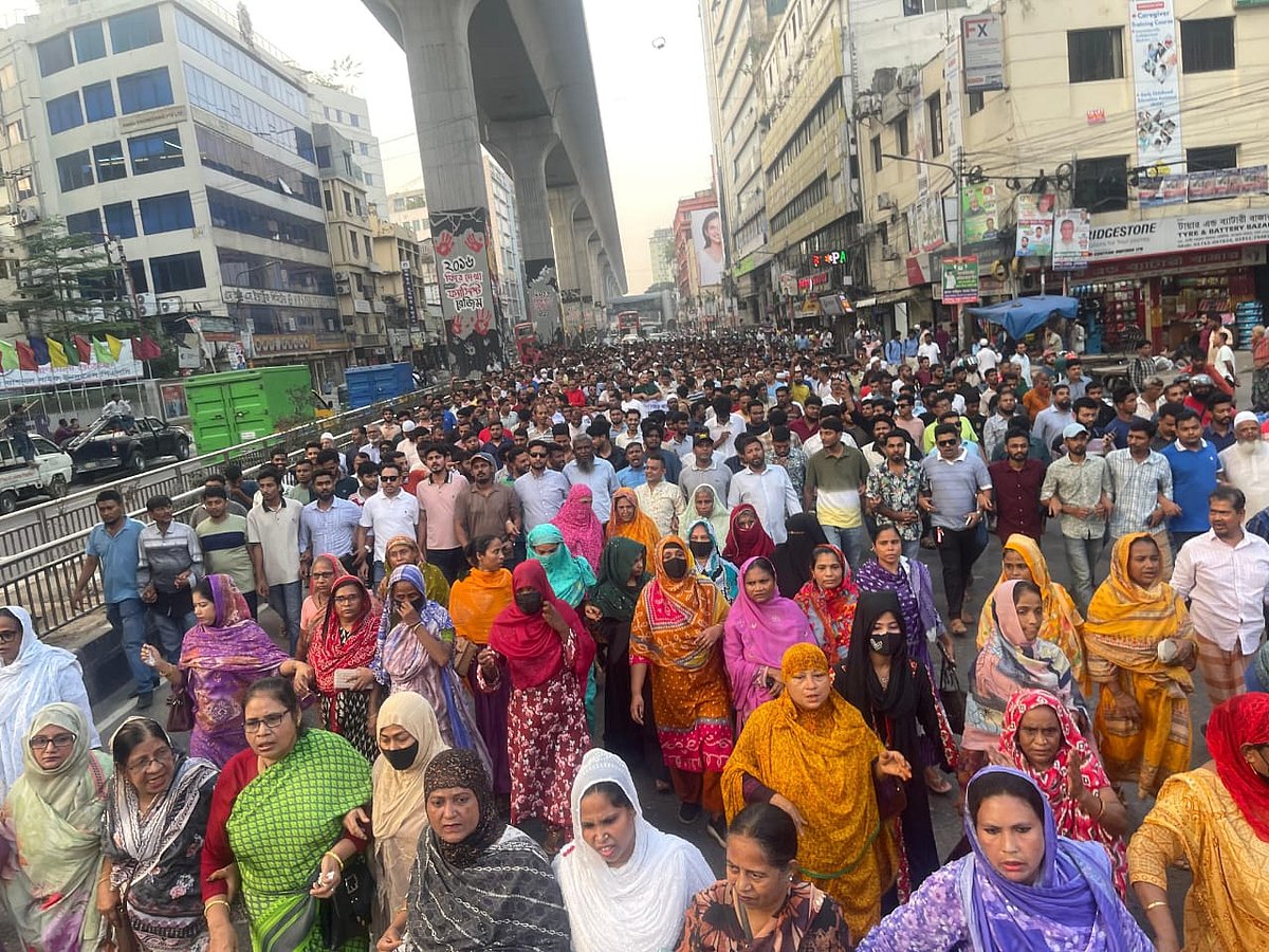 ঢাকা-১২ আসনে বিএনপির প্রার্থী পরিবর্তনের দাবিতে রাজধানীতে বিক্ষোভ করেন দলটির নেতা–কর্মীরা। আজ বৃহস্পতিবার বিকেলে ফার্মগেট এলাকার
