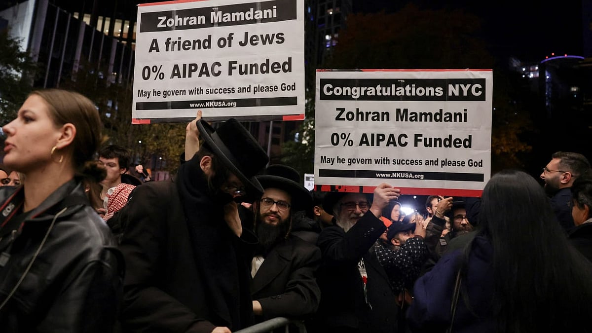 নিউইয়র্কে ইহুদিদের একাংশ জোহরান মামদানিকে সমর্থন জানিয়ে তাঁর পক্ষে ভোটের প্রচার চালিয়েছেন। ৫ নভেম্বর ২০২৫