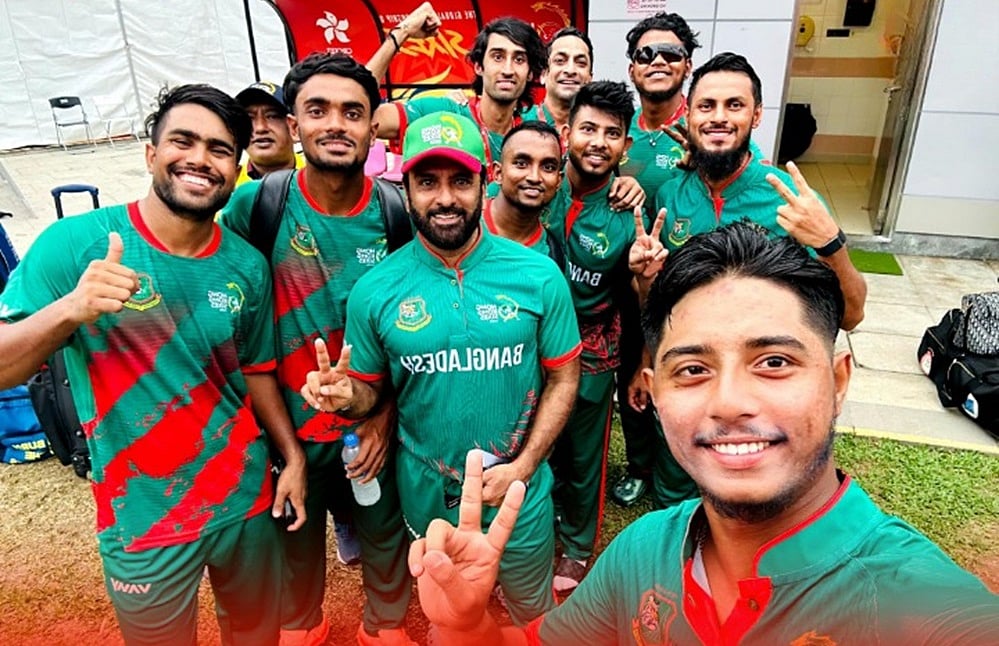 কোয়ার্টার ফাইনালে ওঠার জিশানের সেলফিতে বাংলাদেশ দলের খেলোয়াড়েরা