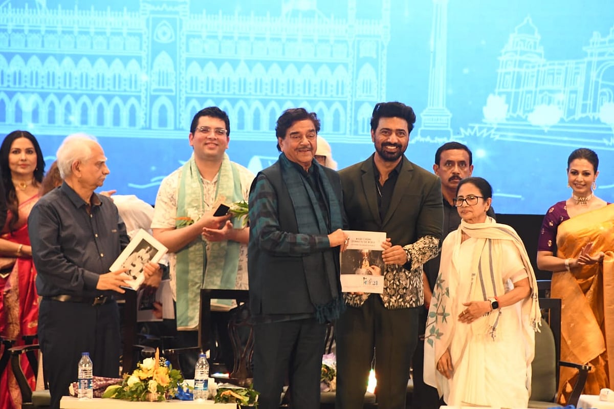 ৩১তম কলকাতা আন্তর্জাতিক চলচ্চিত্র উৎসবের উদ্বোধনী আয়োজনে অতিথিরা