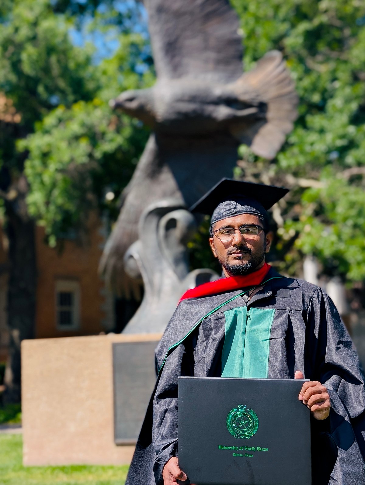 ইউনিভার্সিটি অব নর্থ টেক্সাসের সমাবর্তনে মেসবাহ নূর