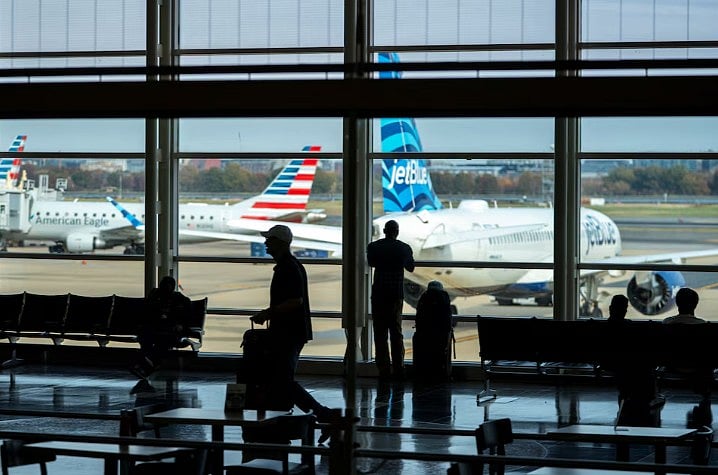 রোনাল্ড রিগ্যান ওয়াশিংটন ন্যাশনাল বিমানবন্দর। ৭ নভেম্বর, ২০২৫