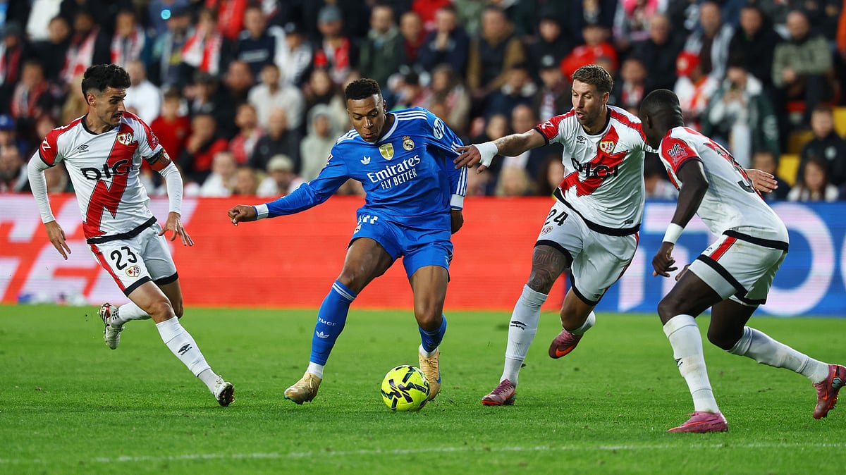 এমবাপ্পেদের গোল করতে দেয়নি ভায়েকানো