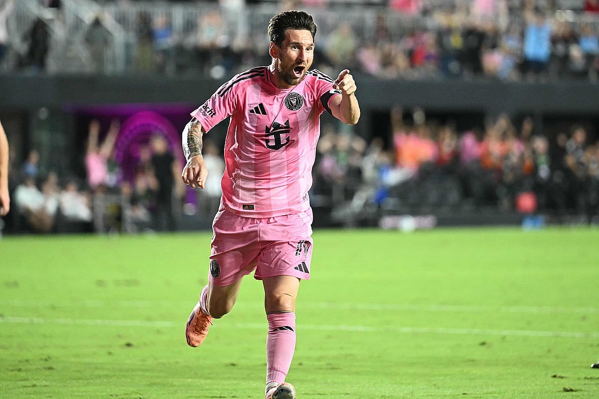 আবারও জোড়া গোল করেছেন লিওনেল মেসি