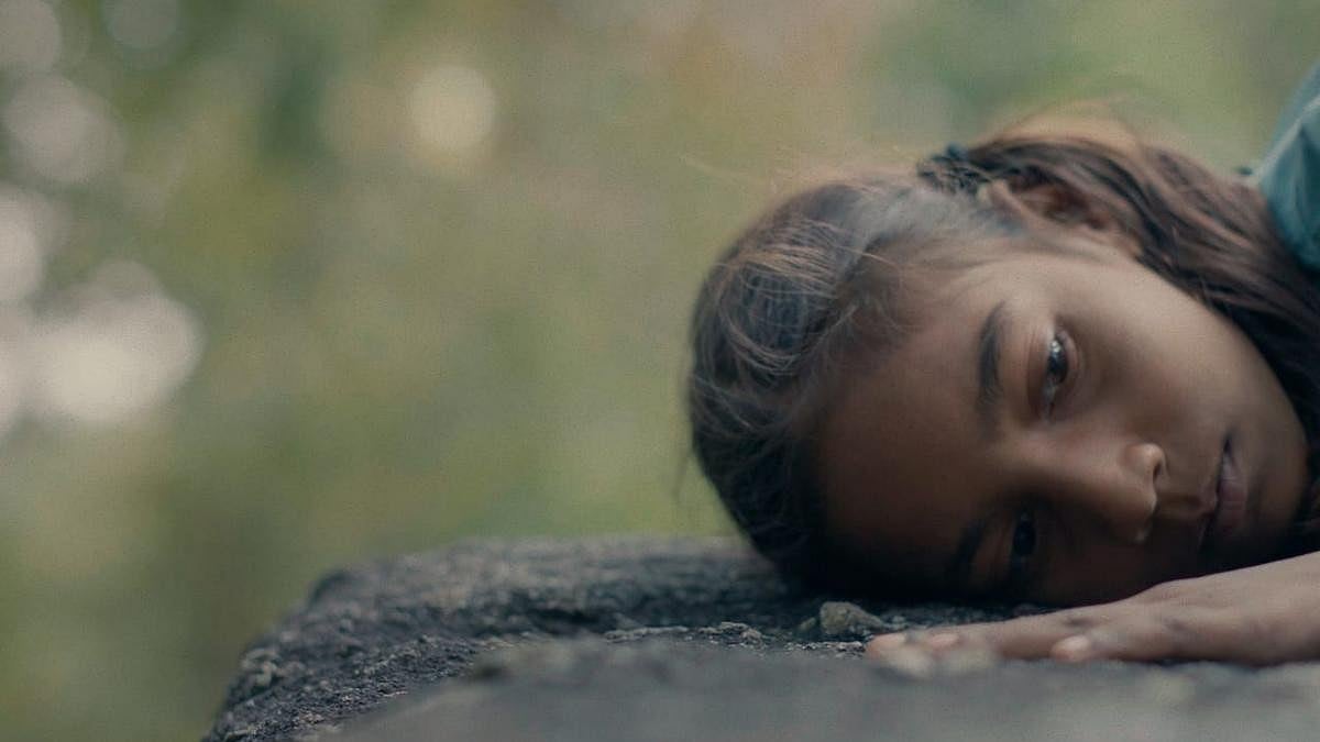 ‘হিউম্যানস ইন দ্য লুপ’–এর দৃশ্য। আইএমডিবি