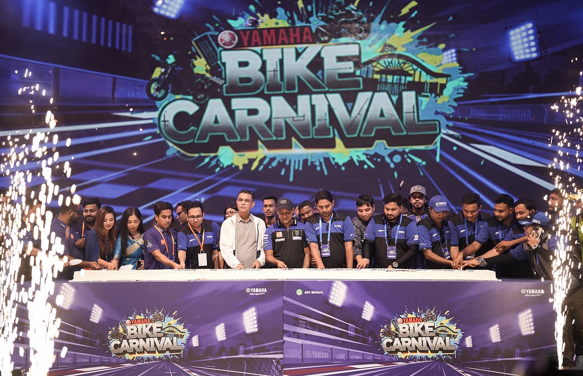 ‘ইয়ামাহা বাইক কার্নিভ্যাল’ অনুষ্ঠানে প্রধান অতিথি ছিলেন এসিআই মটরসের ব্যবস্থাপনা পরিচালক সুব্রত রঞ্জন দাস। উপস্থিত ছিলেন প্রতিষ্ঠানটির অন্য কর্মকর্তারাও