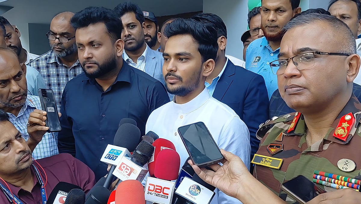 যুব ও ক্রীড়া মন্ত্রণালয়ের উদ্যোগে বিকেএসপি পরিচালিত যুবদের আত্মরক্ষামূলক মৌলিক প্রশিক্ষণ প্রকল্পের উদ্বোধন শেষে সাংবাদিকদের সঙ্গে কথা বলেন যুব ও ক্রীড়া মন্ত্রণালয়ের উপদেষ্টা আসিফ মাহমুদ সজীব ভুঁইয়া। রোববার দুপুরে ঢাকার সাভারে বিকেএসপিতে