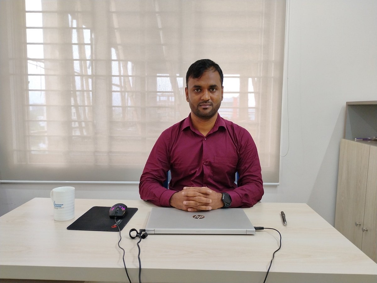 শাহীন আক্তার নিজ অফিসে