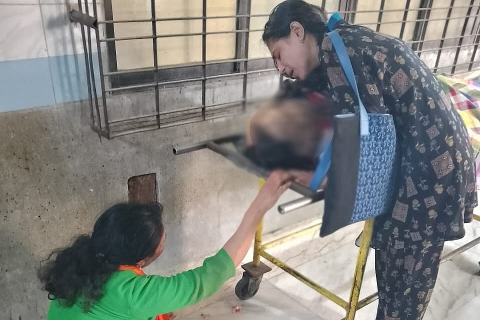 ঢাকা মেডিকেল কলেজ হাসপাতালে নিহত ব্যক্তির স্বজনের আহাজারি