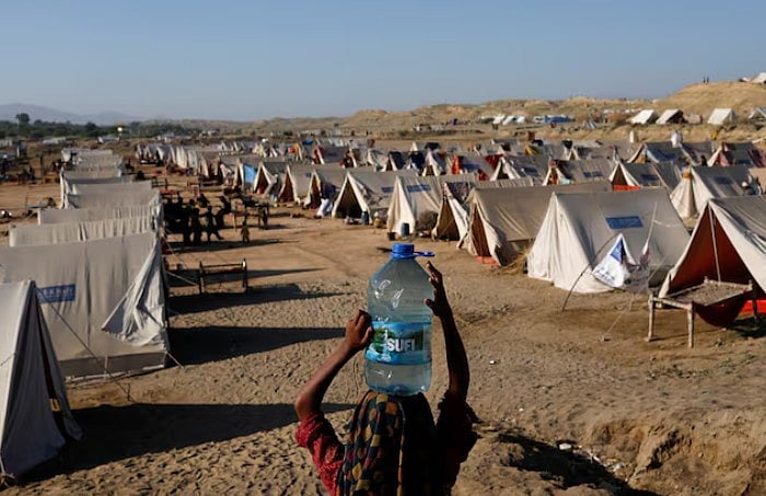 পাকিস্তানে জলবায়ু বিপর্যয়ের কারণে বাস্তুচ্যূত মানুষদের আশ্রয়শিবির