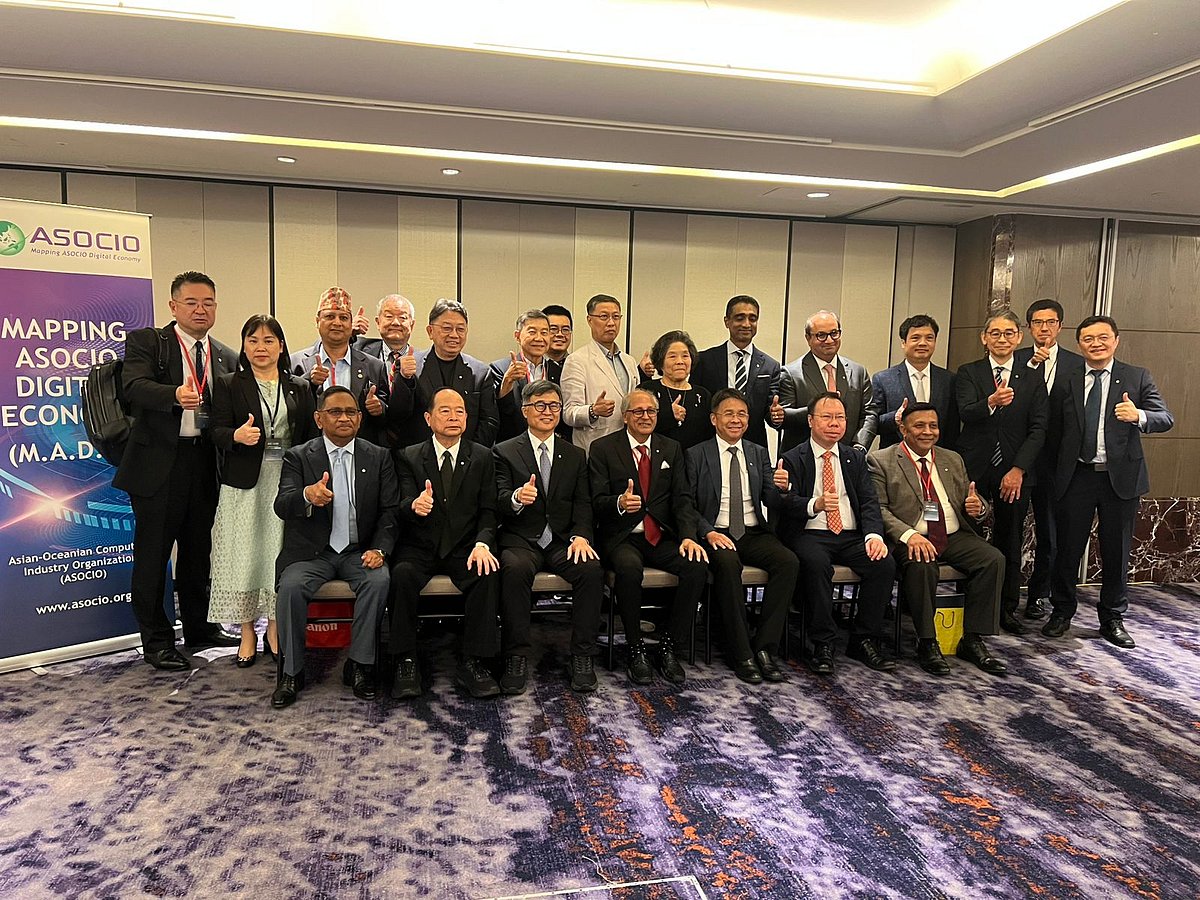 অ্যাসোসিও সামিটে অ্যাসোসিওর কর্মকর্তারা