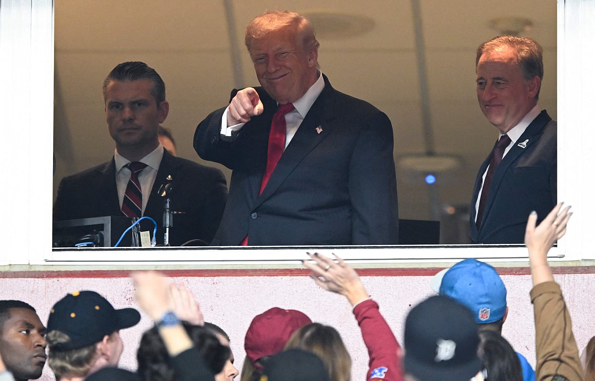 এনএফএলের ম্যাচ দেখতে গেছেন ডোনাল্ড ট্রাম্প