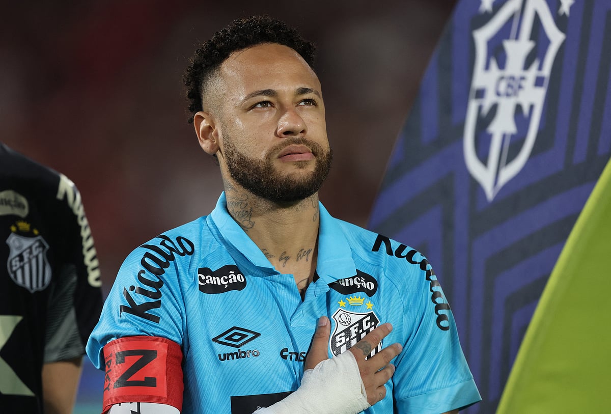 সান্তোসের ব্রাজিলিয়ান তারকা নেইমার জুনিয়র