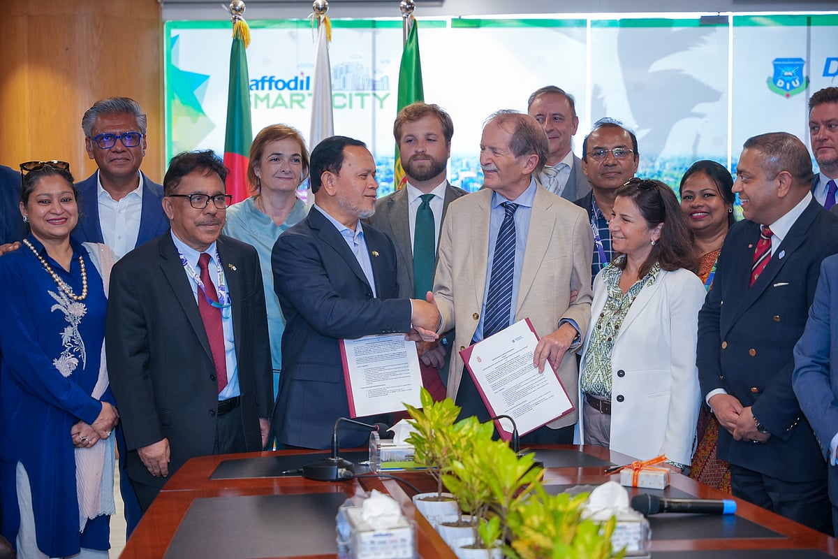 ছবি: বিজ্ঞপ্তি