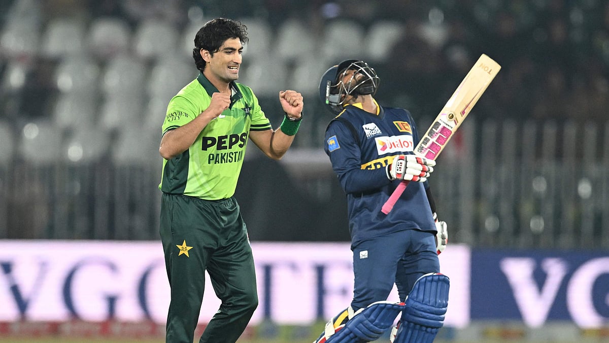 ওয়ানিন্দু হাসারাঙ্গাকে আউট করার পর নাসিম শাহর উচ্ছ্বাস