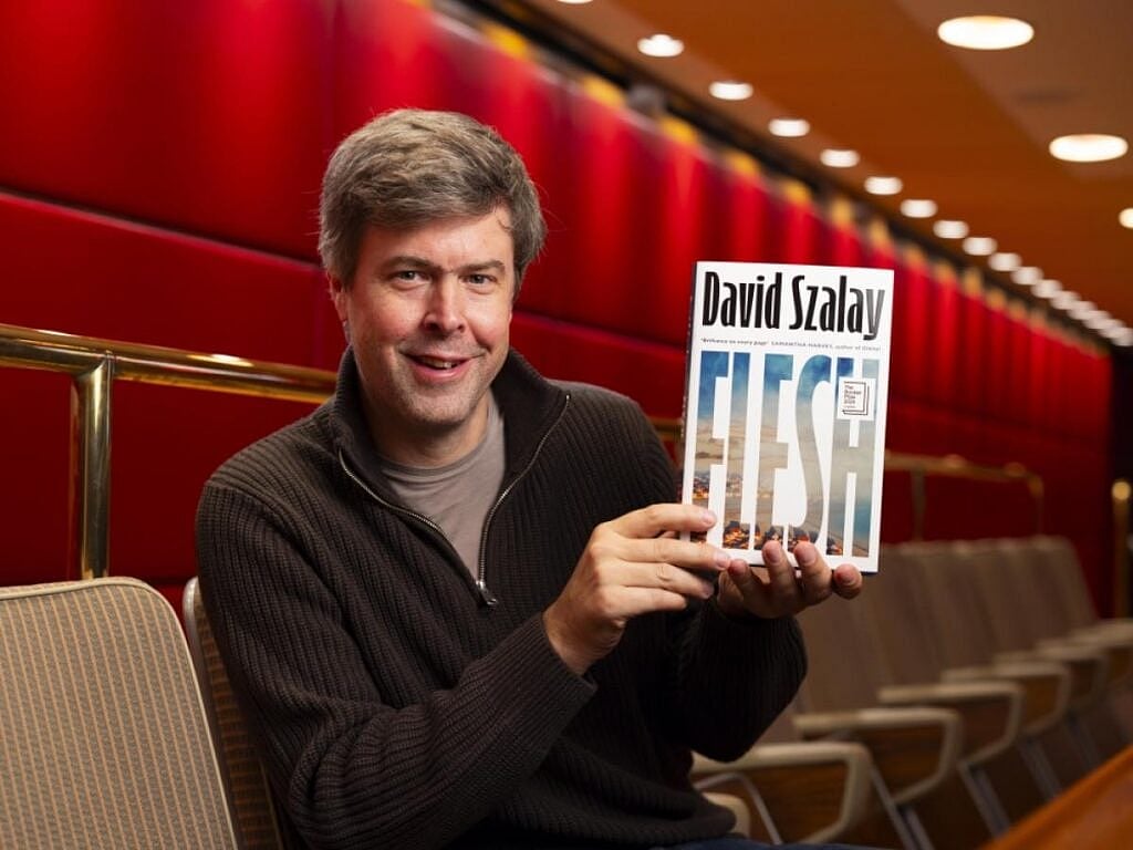 এ বছর বুকার প্রাইজ বিজয়ী বই ‘ফ্লেশ’–এর লেখক ডেভিড স্যালাই