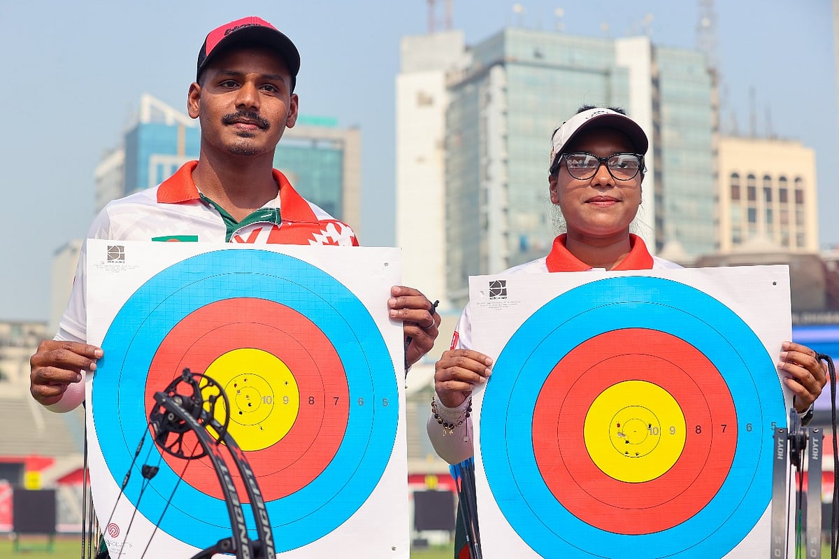 এশিয়ান আর্চারির ফাইনালে ওঠার পর হিমু বাছাড় ও বন্যা আক্তার