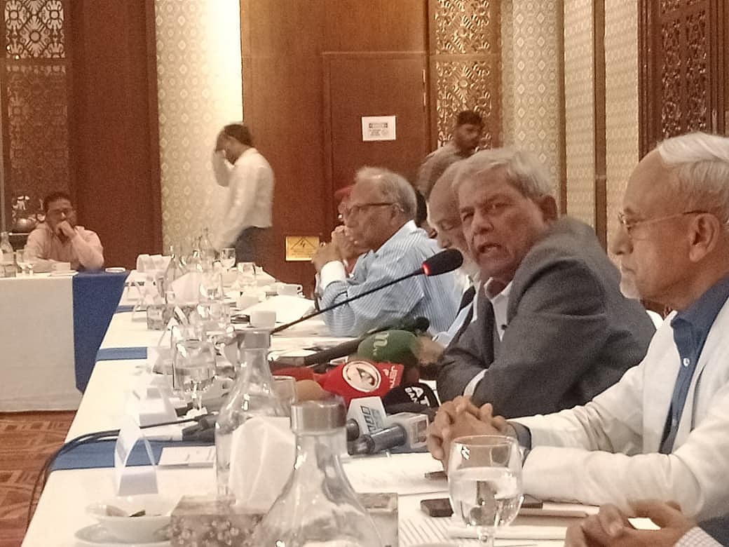 ‘জাতীয় সংসদ নির্বাচন-২০২৬: জাতীয় ঐক্যের প্রয়োজনীয়তা’ শীর্ষক নির্বাচনী সংলাপে বক্তব্য দেন বিএনপির মহাসচিব মির্জা ফখরুল ইসলাম আলমগীর