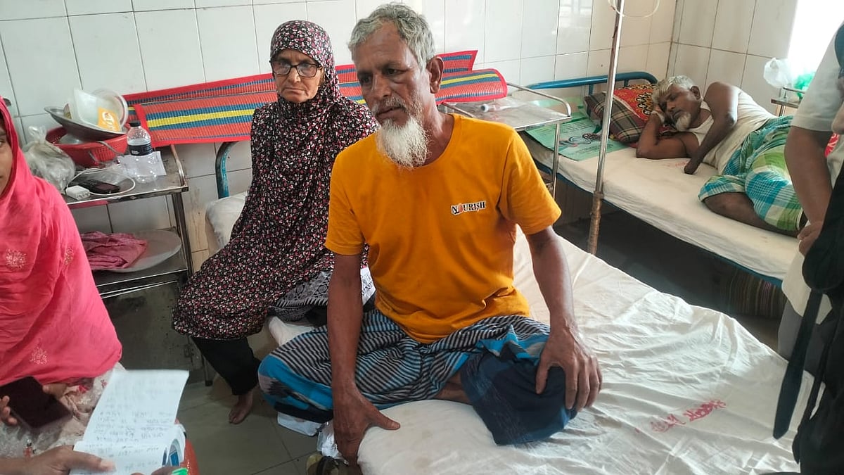 ফরিদপুর মেডিকেল কালেজ হাসপাতালে চিকিৎসা নেন রেজাউল হক মোল্লা (৫৬)। গত ৯ নভেম্বর তোলা