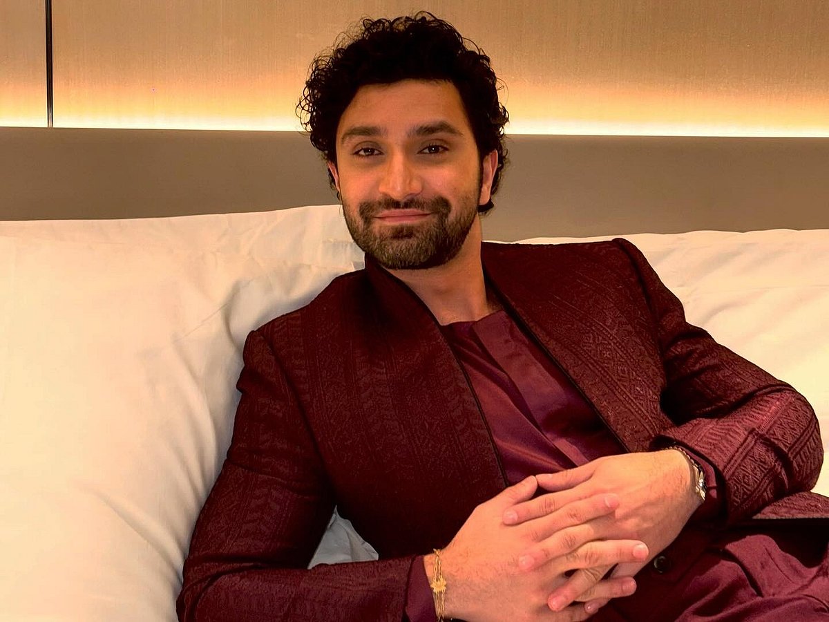 ছবিটি ইনস্টাগ্রামে পোস্ট করে আহাদ রাজা লিখেছেন, ‘ধন্যবাদ, বাংলাদেশ।’