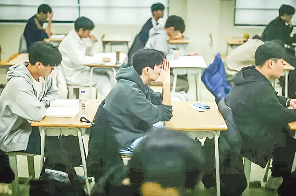 দক্ষিণ কোরিয়ায় কলেজে ভর্তি পরীক্ষা শিক্ষার্থীদের শিক্ষাজীবনের গুরুত্বপূর্ণ একটি অধ্যায়
