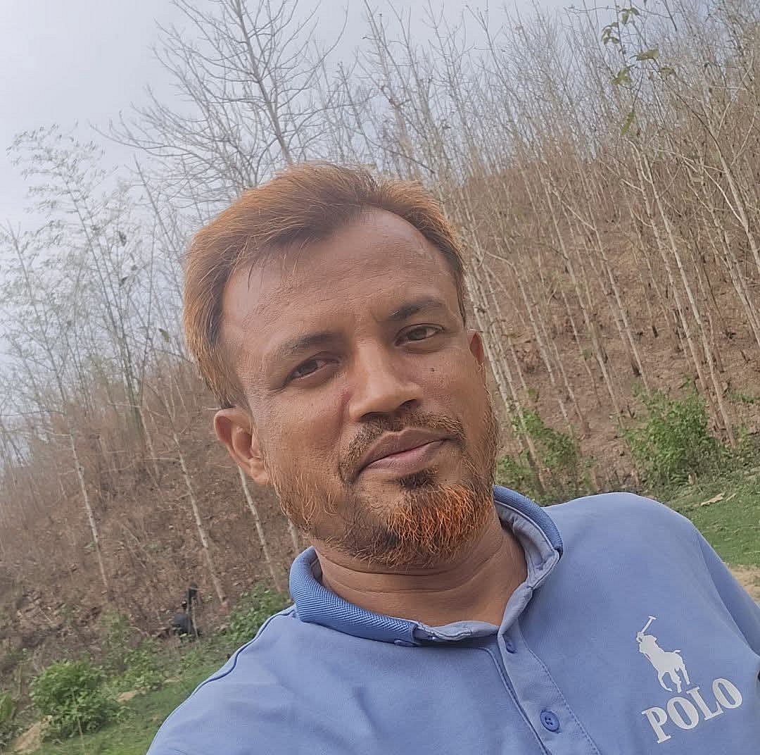 লক্ষ্মীপুরের চন্দ্রগঞ্জের পশ্চিম লতিফপুর এলাকায় ওয়ার্ড বিএনপির সাধারণ সম্পাদক আবুল কালাম। আজ রাত সাড়ে আটটার দিকে তাঁকে কুপিয়ে ও গুলি করে হত্যা করা হয়